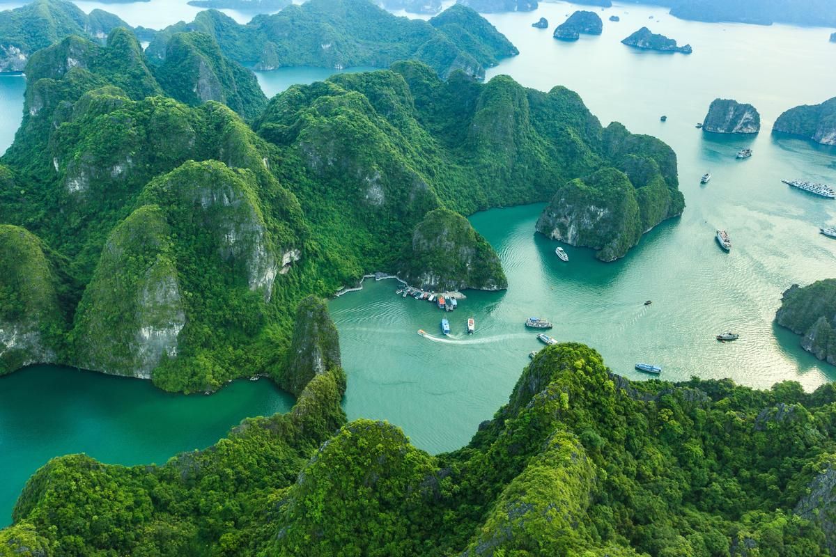 Vẻ đẹp Hạ Long qua từng mùa