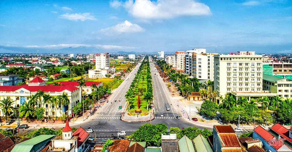 Vẻ đẹp thành phố Hà Tĩnh qua từng mùa