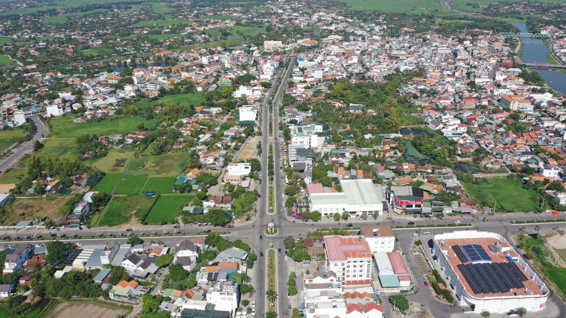 Vẻ đẹp thị xã Ninh Hòa qua từng mùa