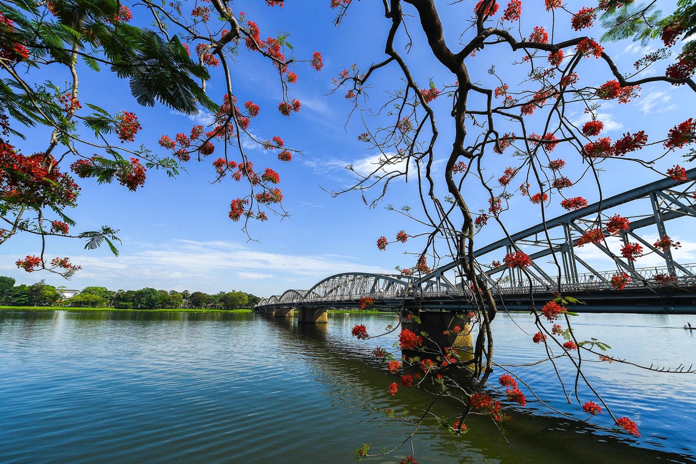 Yếu tố ảnh hưởng đến khí hậu thành phố Huế