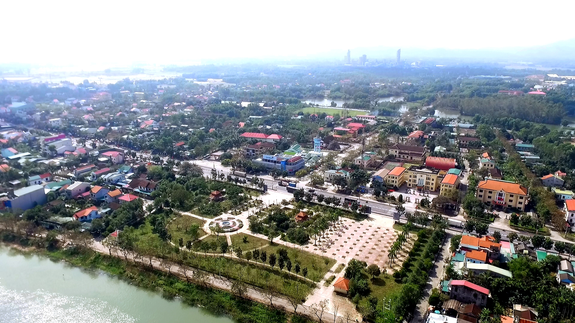 Yếu tố ảnh hưởng đến khí hậu thị xã Hương Trà